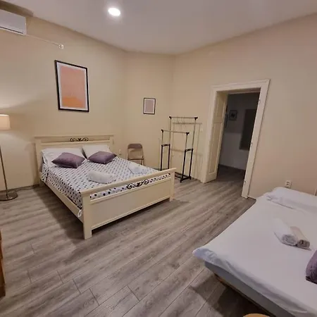 Dalmatian In The Center Apartman